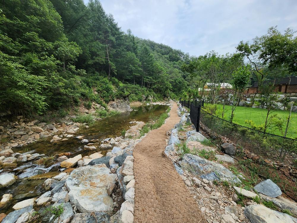 반려견과 함께, 그자리 야영장 소개