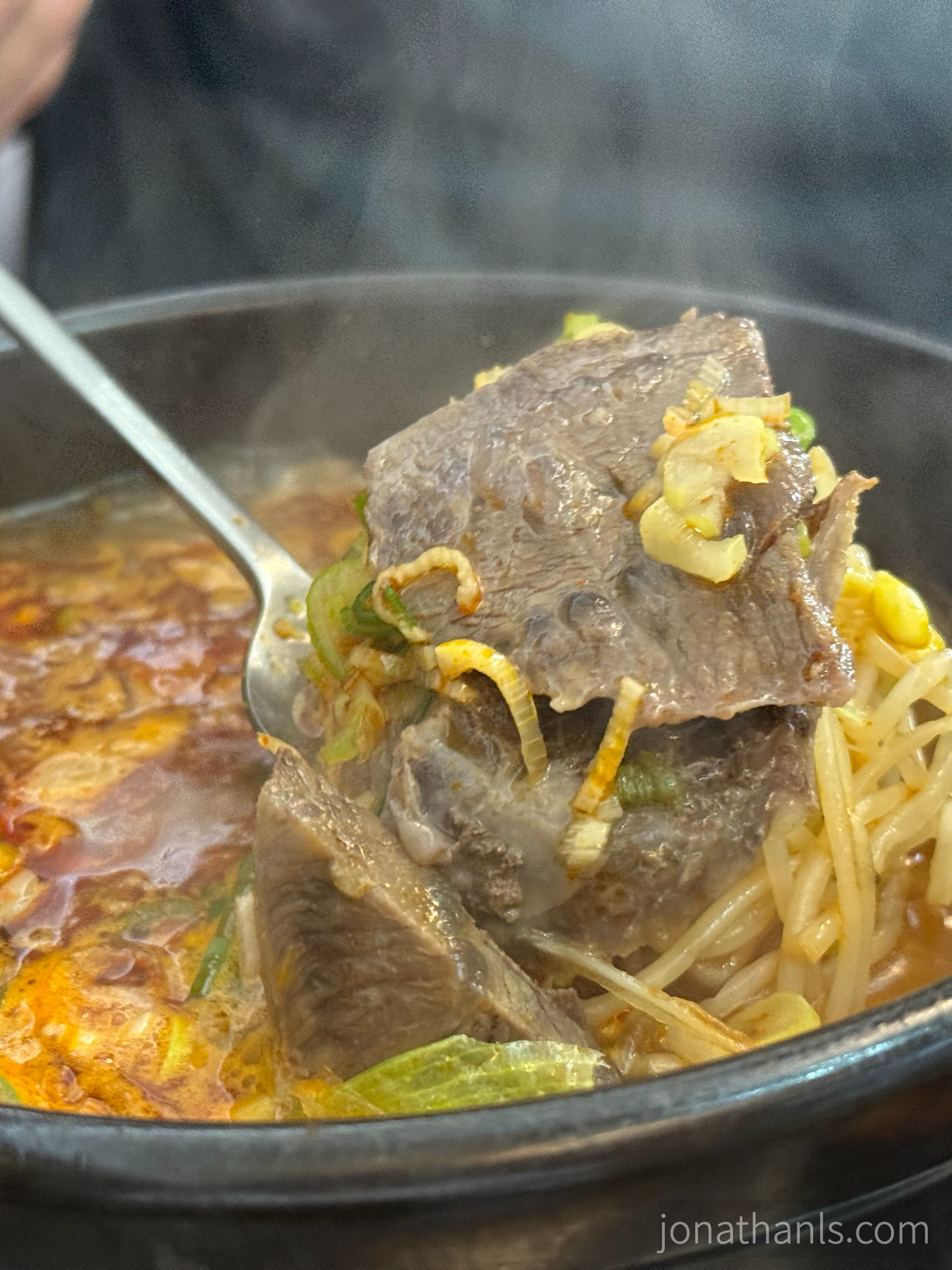 샌프란시스코 국밥의 빨간 소고기 국밥