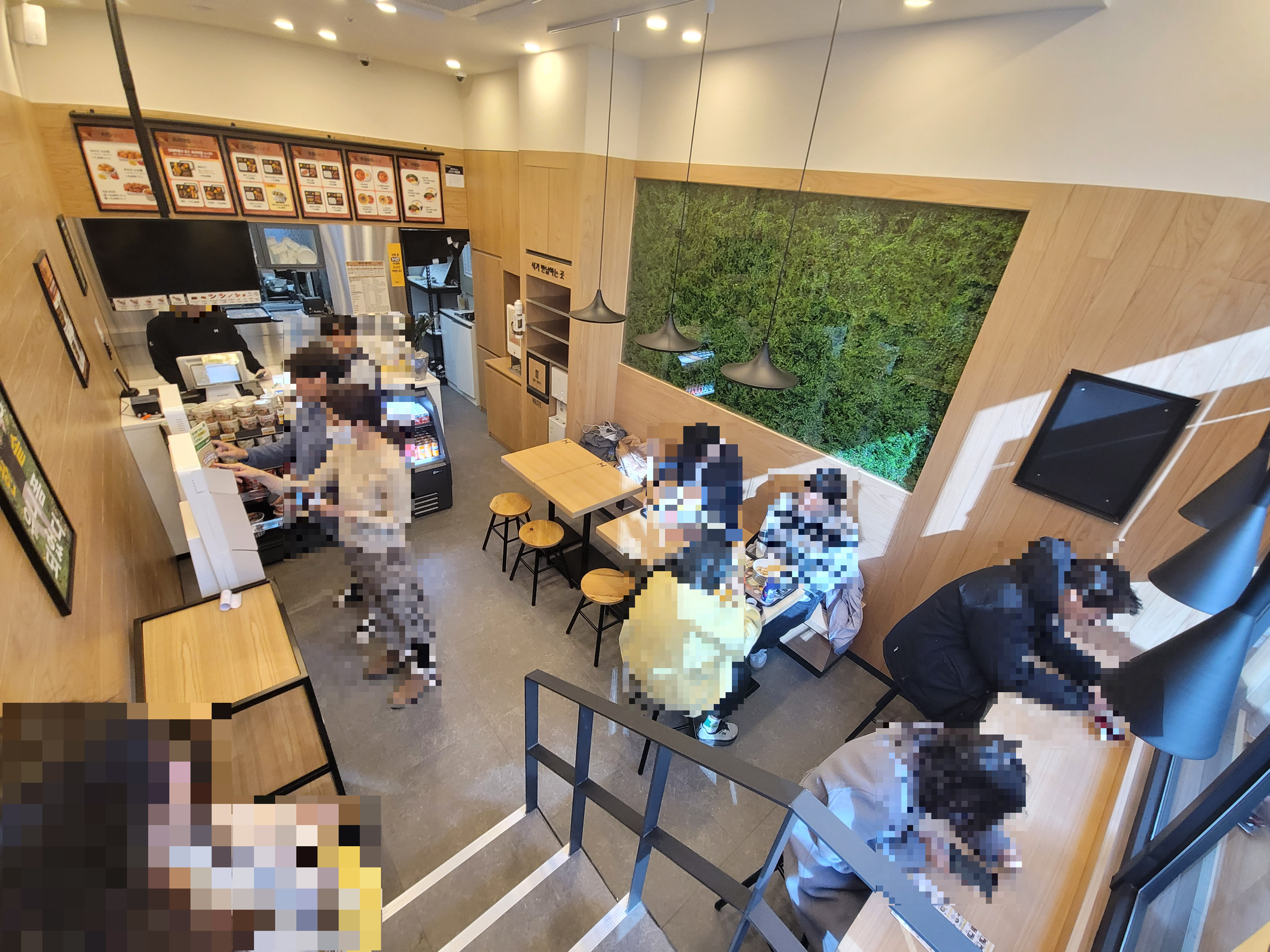 한솥 도시락 공덕역점 내부