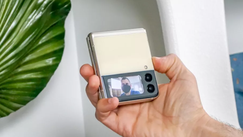 갤럭시 Z 플립3 - 커버 디스플레이