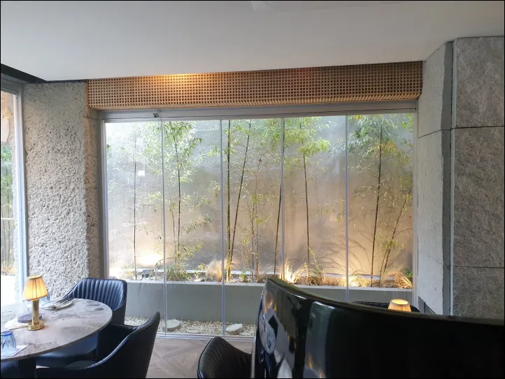 프레임리스 폴딩도어 실내 시공