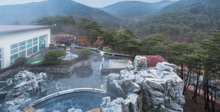 덕구온천-야외풀장