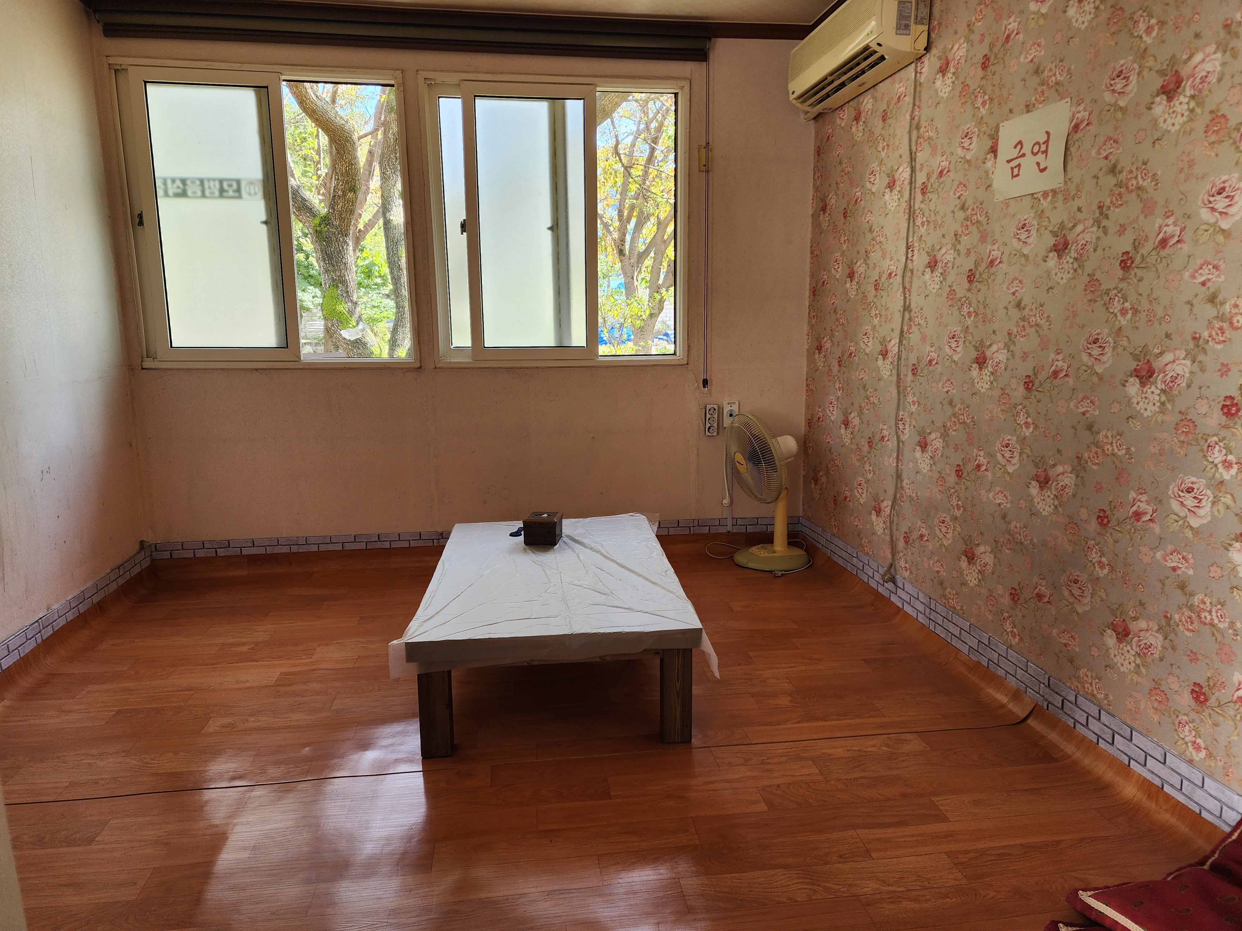 월산 송어횟집 룸