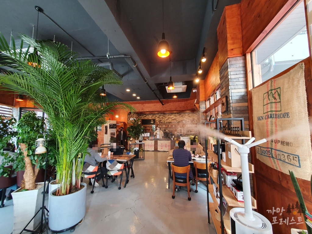 여훈커피 매장내부