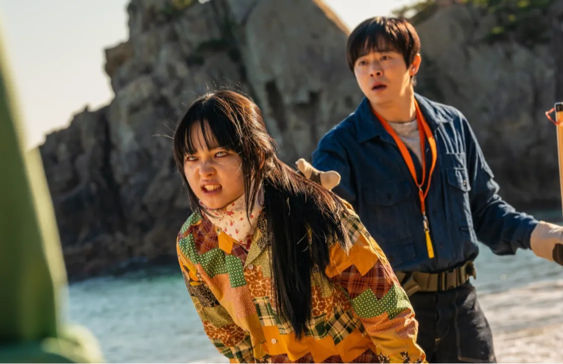 좀비딸 신기록, 조정석 좀비딸 1위, 조정석 영화, 여름 흥행 불패, 한국 코미디 영화, 박스오피스 1위, 좀비딸 후기, 좀비딸 평점, 조정석 코미디, 2025 영화 흥행, 천만 영화 후보, 좀비딸 박스오피스, 좀비딸 개봉 첫날, 한국 영화 최고 오프닝, 여름 영화 추천