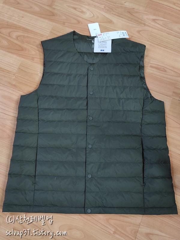 유니클로 울트라 라이트다운 컴팩 경량 패딩 조끼