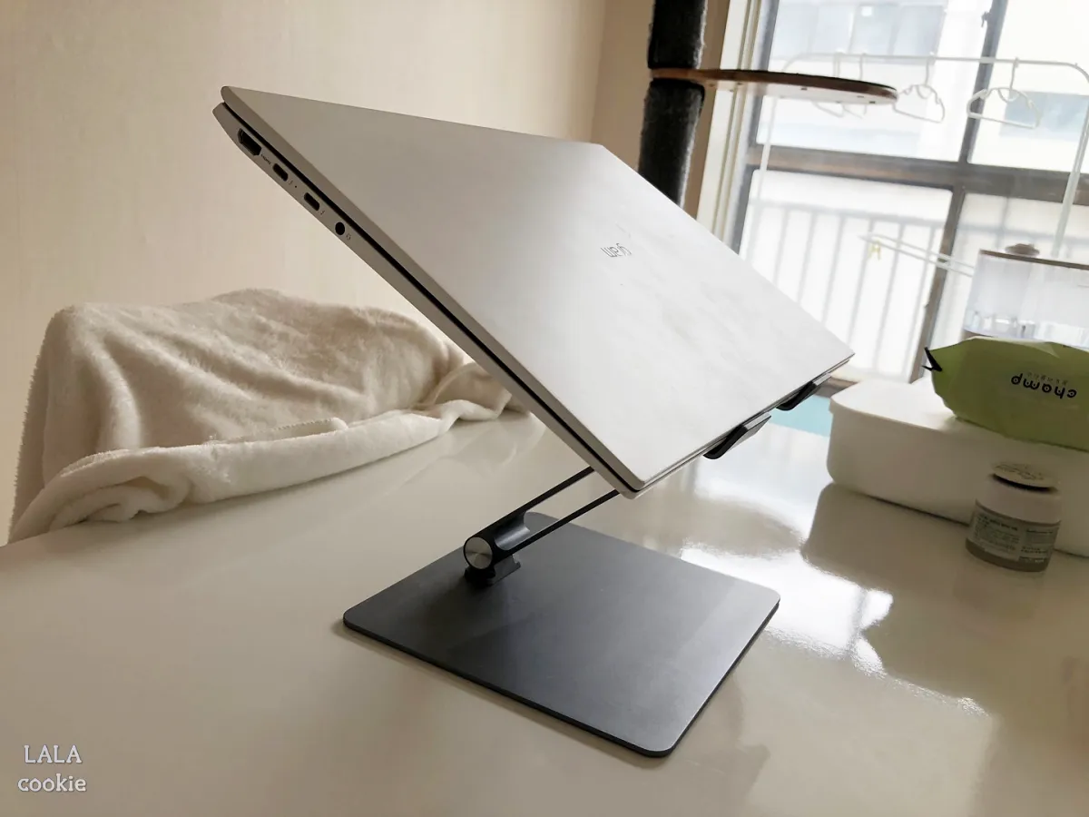 노트북-거치대-추천-옆모습-견고하다