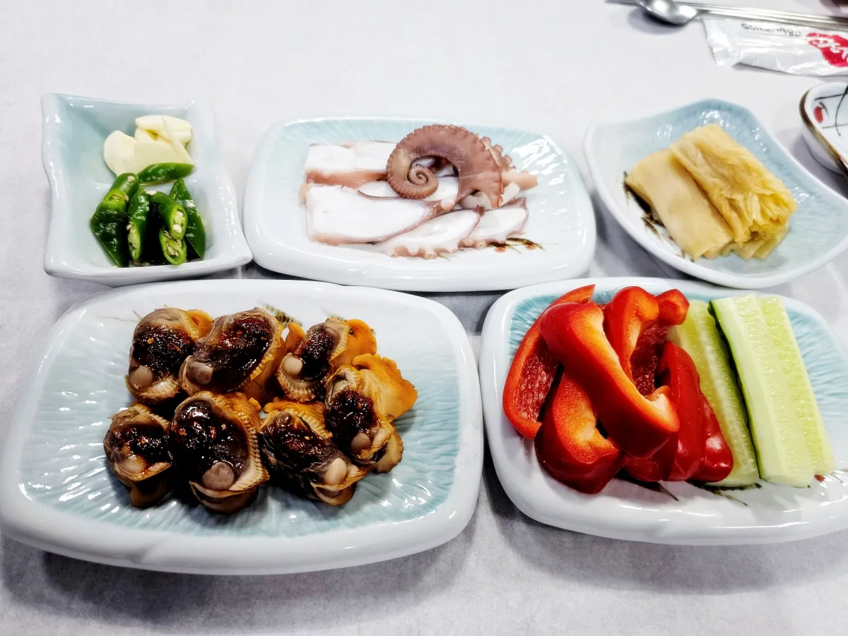 거제도-고현시장-칠천도횟집-상차림-해물-야채