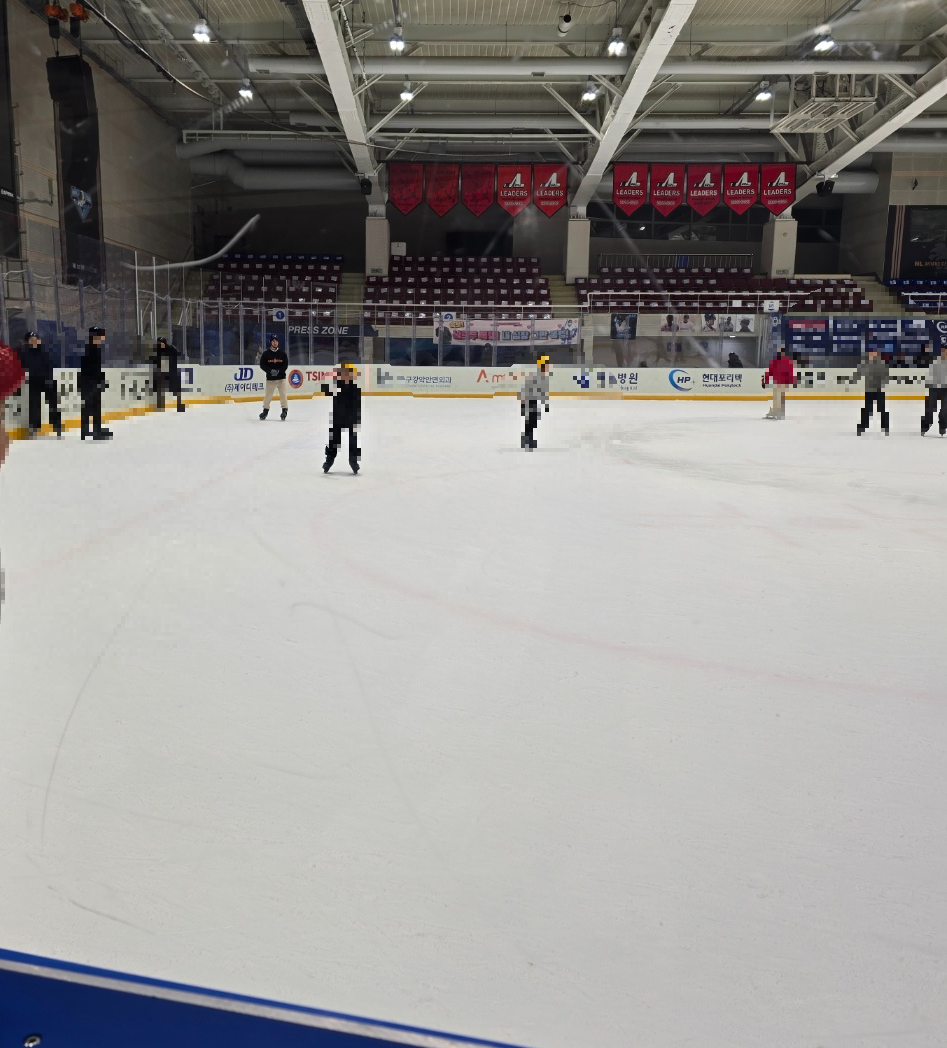 스케이트 타는 사람들