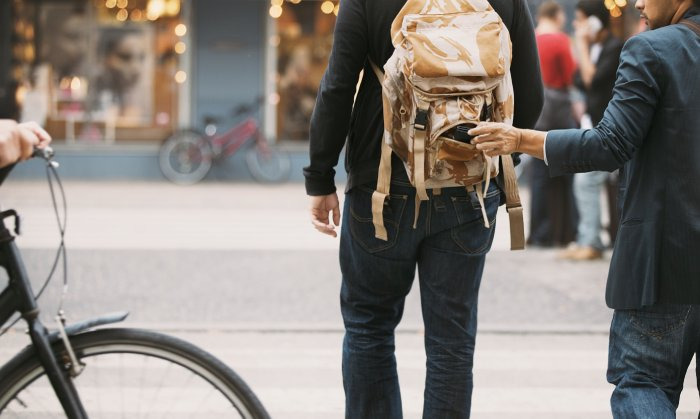 해외여행 중 소매치기 예방 & 대처법 – 안전한 여행을 위한 필수 가이드
