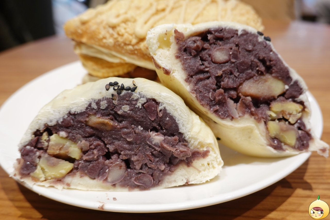 하츠베이커리 공부밤팥빵 당도 30% 단면