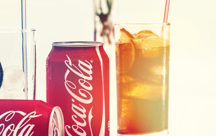 콜라-및-얼음-음료수