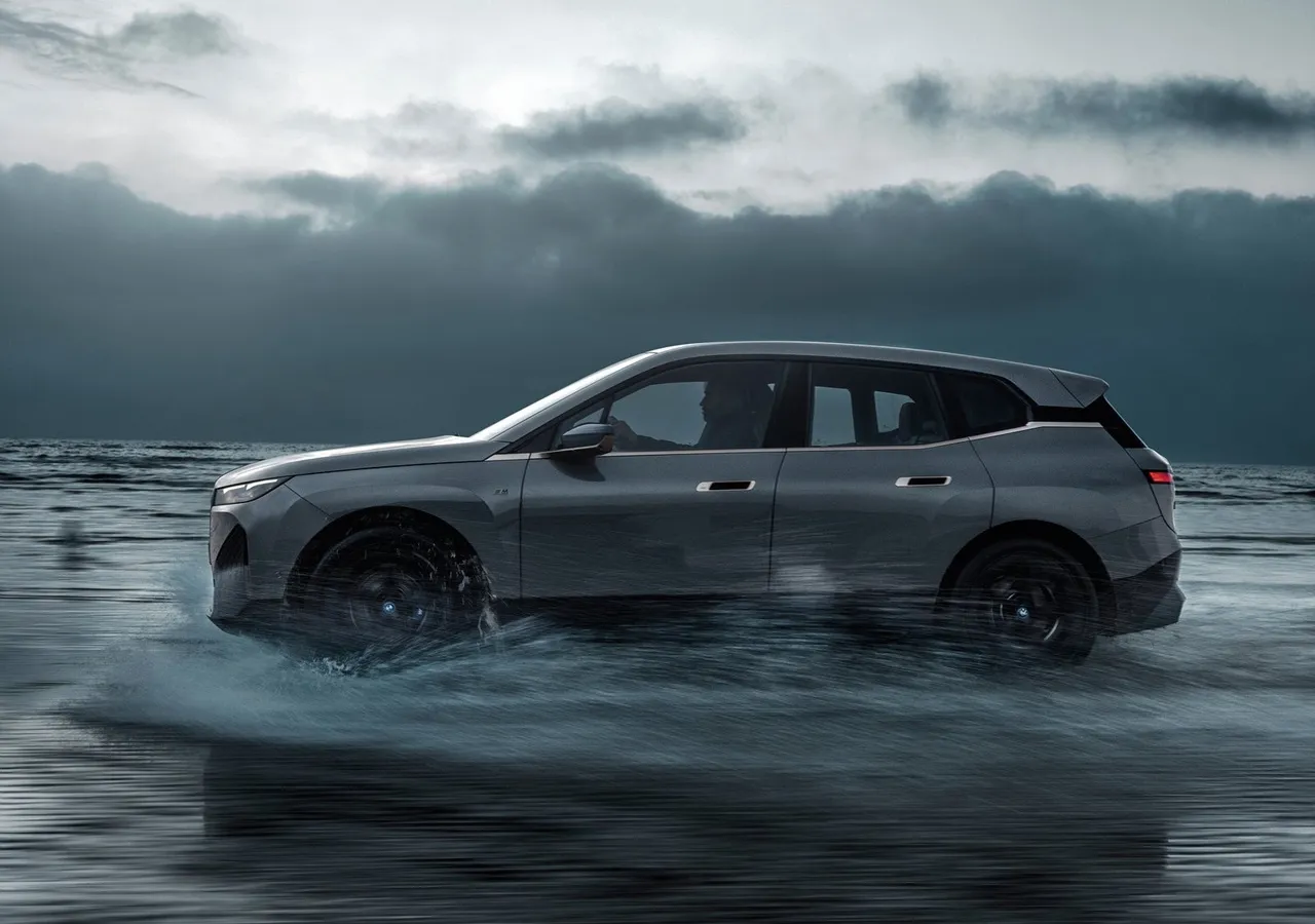 BMW IX M60 차량 이미지