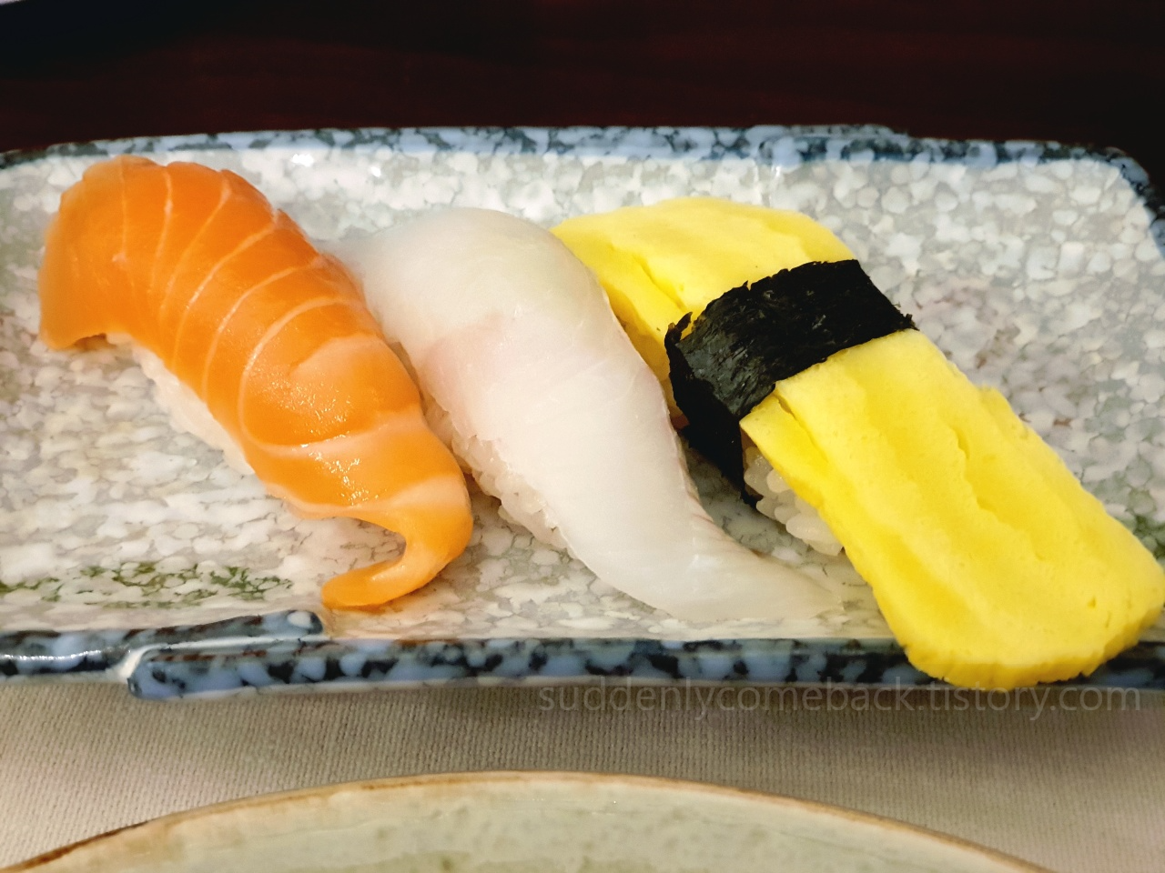 연어-초밥-음식
