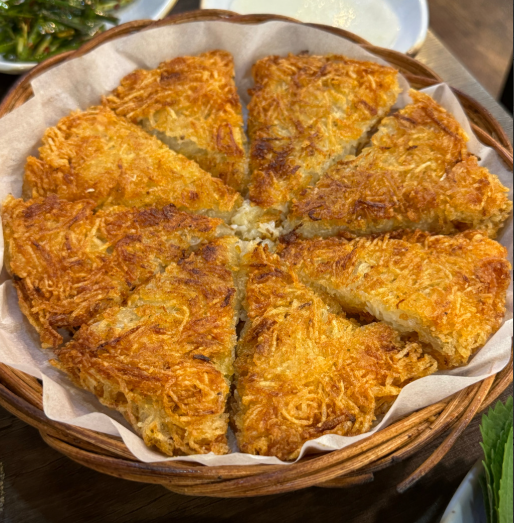 생방송투데이 외국인의 밥상 엘로디가 반한 쭈꾸미볶음 한상 감자전 은평구 응암역 보들이쭈꾸미