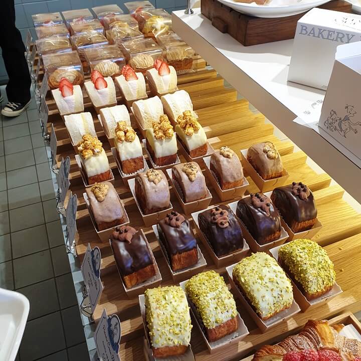 베이커리블레어의-특별한-디저트인-크림필즈와-마롱크림페스트리가-있다