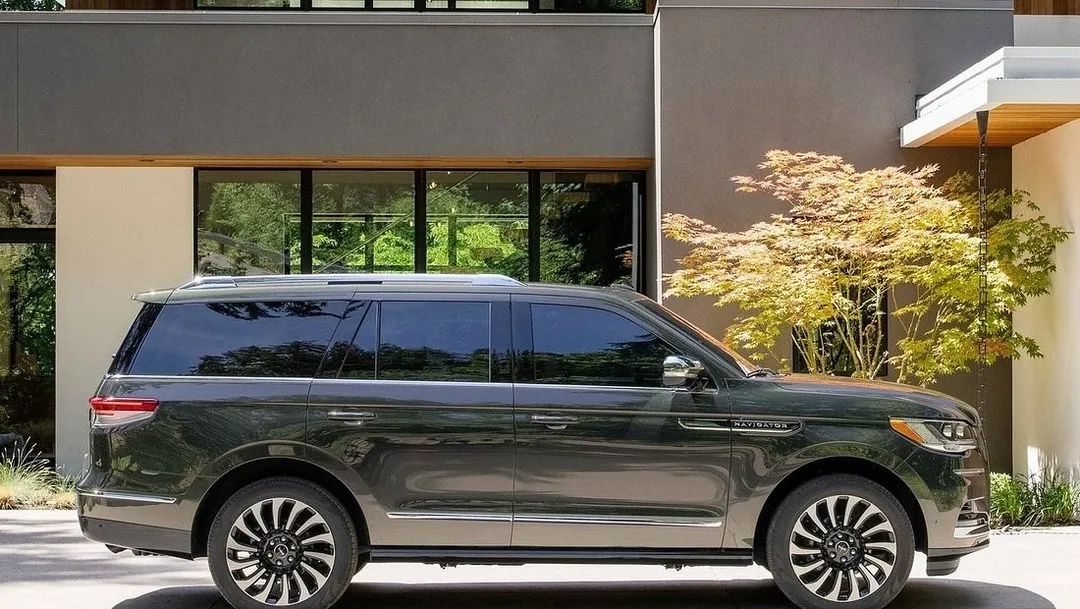 네비게이터 측면