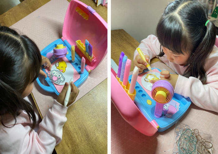 칼라젤 아트 집중하고 있는 중