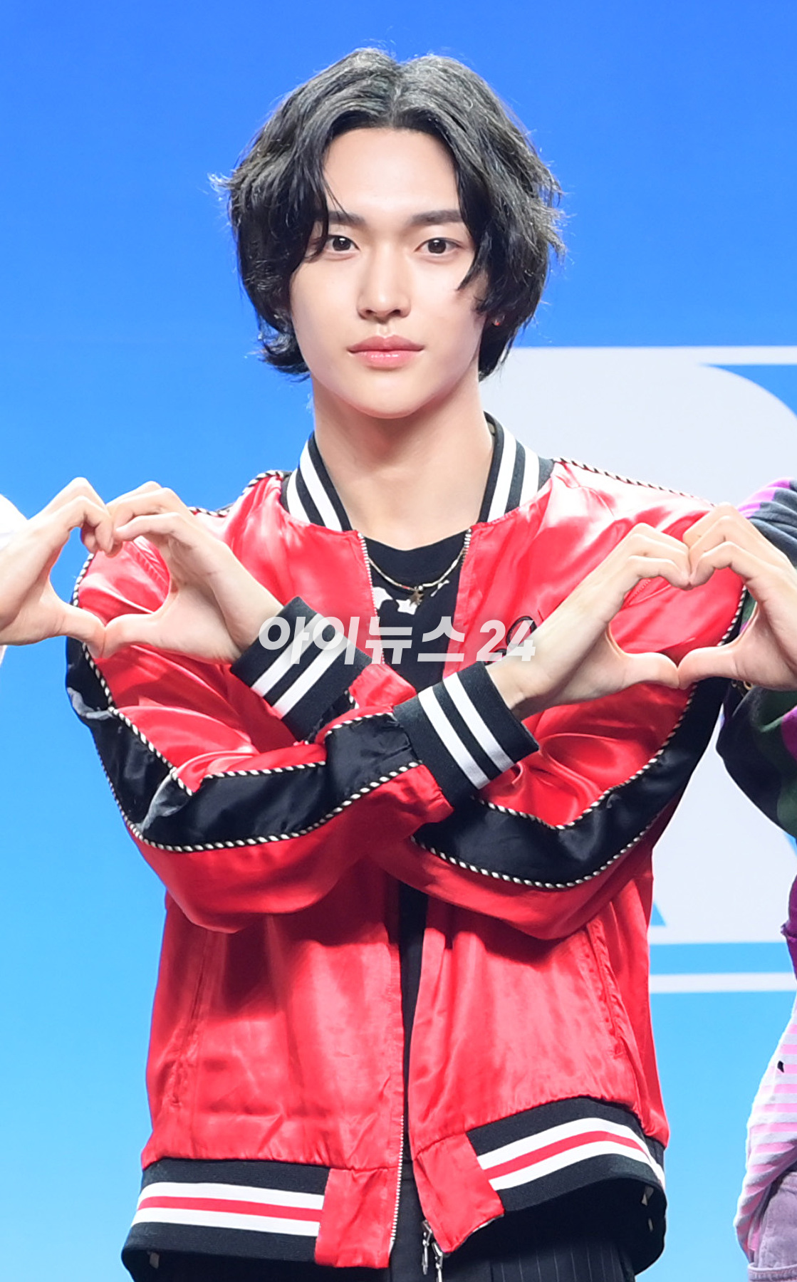 그룹 라이즈(RIIZE) 원빈이 4일 오후 서울 용산구 한남동 블루스쿼어에서 열린 라이즈 데뷔 앨범 쇼케이스 'RIIZING DAY: RIIZE Press Premiere'에 참석하고 있다. [사진=정소희 기자]