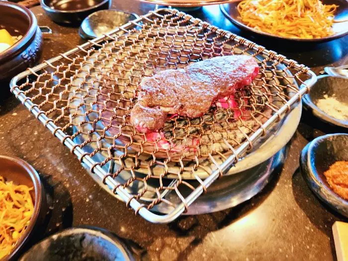 토요일은 밥이좋아 토밥좋아 평창 대관령 30년 경력 정육인 손질 마성 한우 숯불 구이 맛집