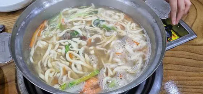 장원칼국수보쌈