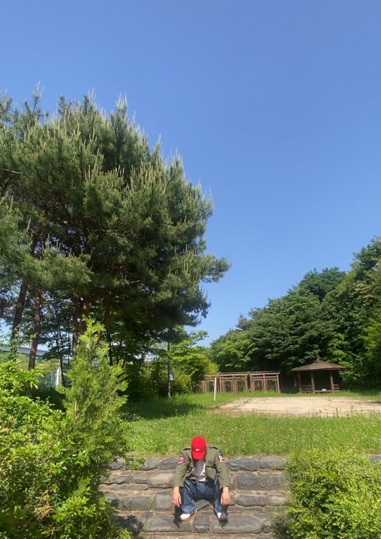 데일리룩(2024. 5. 18.)나이키 헤리티지 86 퓨추라 워시드 레드, 폴로랄프로렌 야상 M-65, 어커버 반팔, 에러스익셉티드 왁스드 데님팬츠, 아디다스 그라다스 그린 삼바