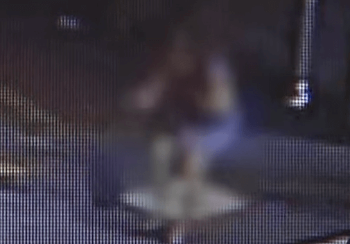 대낮 흉기 난동 CCTV 영상의 한장면