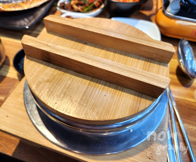 숯불위에고등어