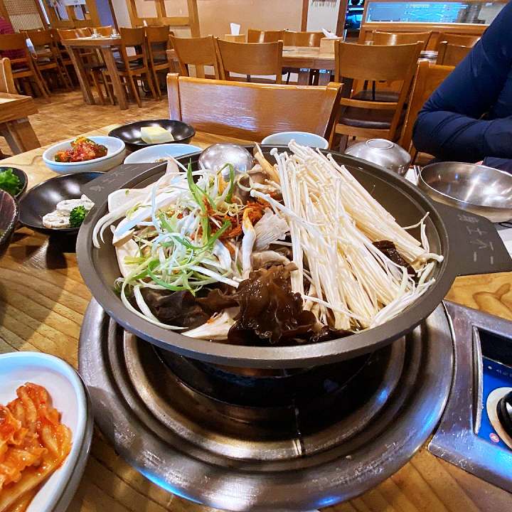 생생정보 차돌 버섯전골 맛집