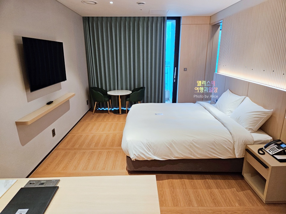 울산 전객실 오션뷰 숙소 타니베이 호텔 디럭스 더블룸 기본 객실 후기 + 조식