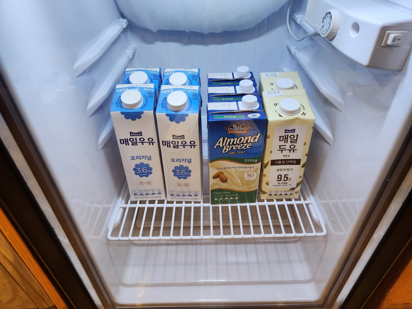 위워크 역삼점 메인라운지 냉장고