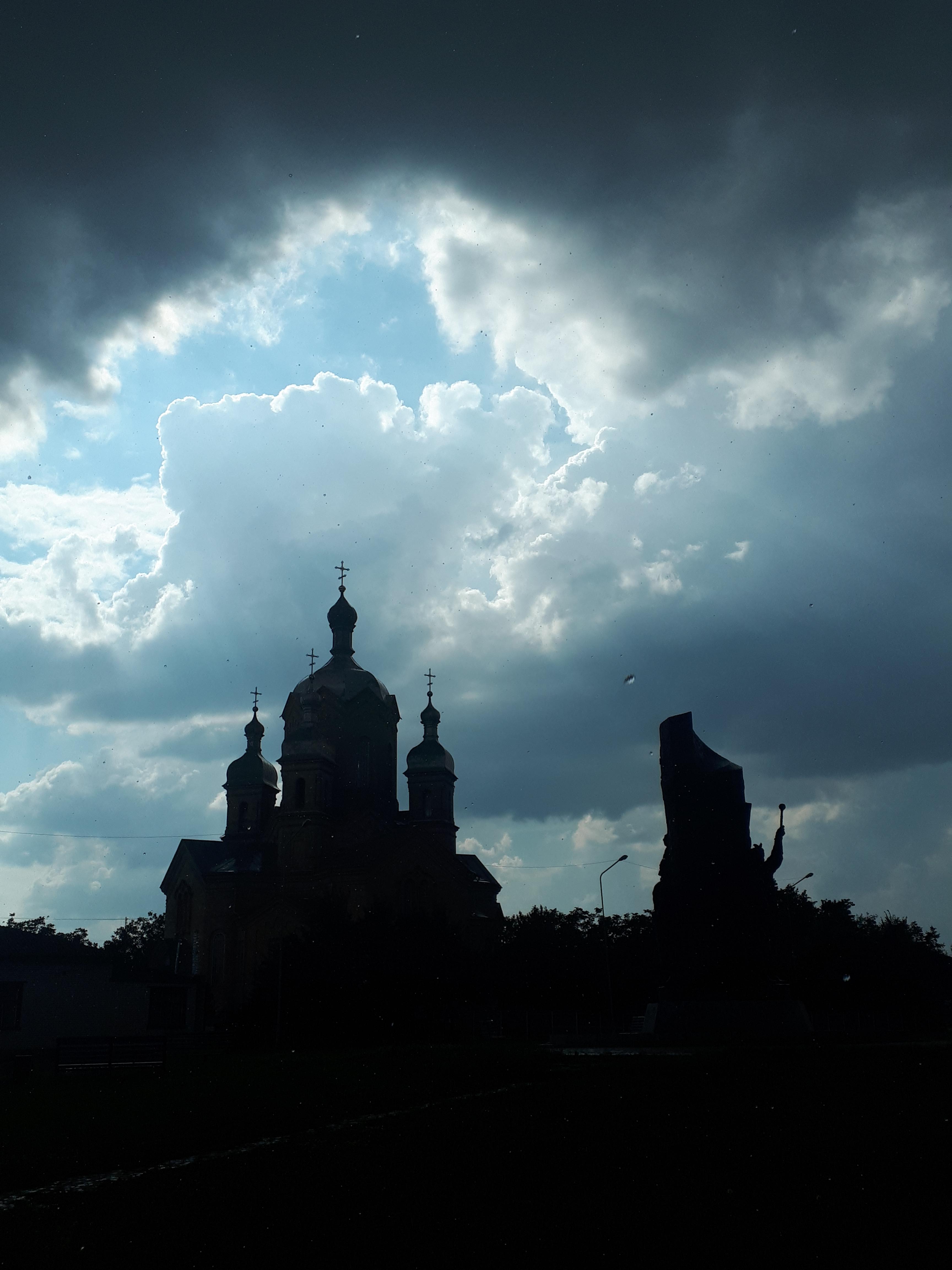 우크라이나 페레야슬라우 성 미하일 성당 역광