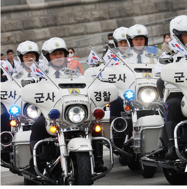 군사경찰-모터사이클-퍼레이드