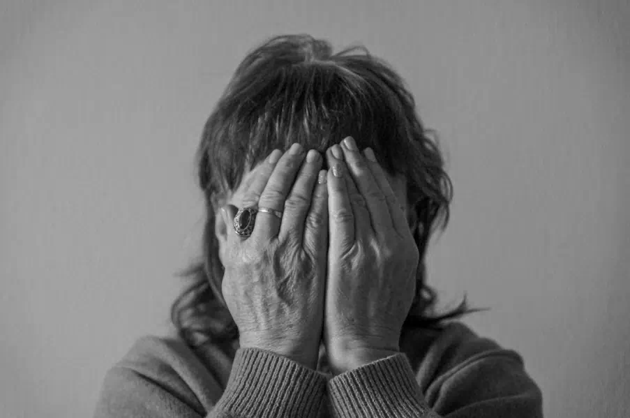 갱년기로 힘들어 하는사람들1