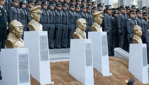 홍범도 장군 흉상 이전 논란