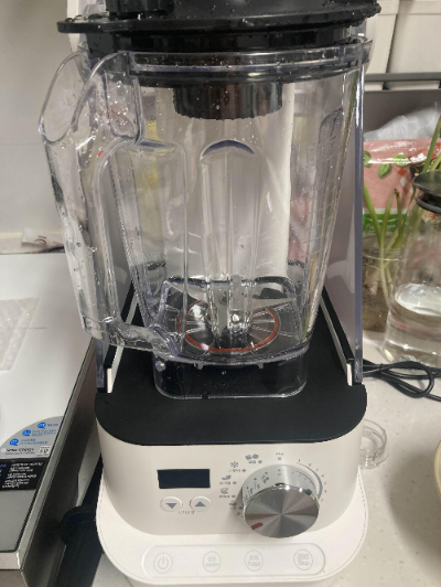 키첸-초고속-진공블렌더-키위-사과-주스