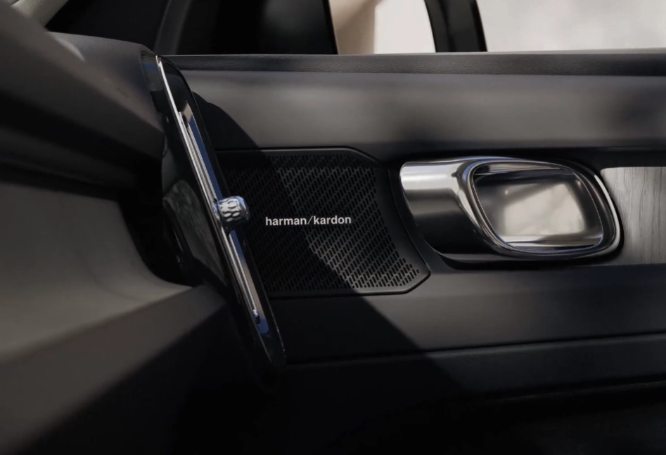 볼보 XC40 내부 도어 사진