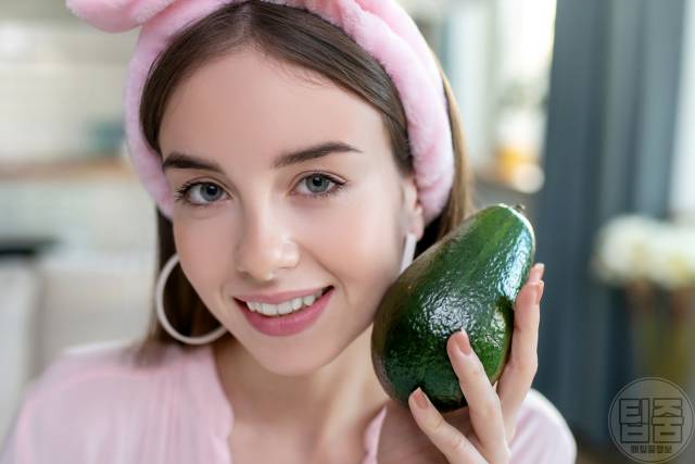 보습에 좋은 음식,보습에 좋은 성분,건조한 피부 관리법