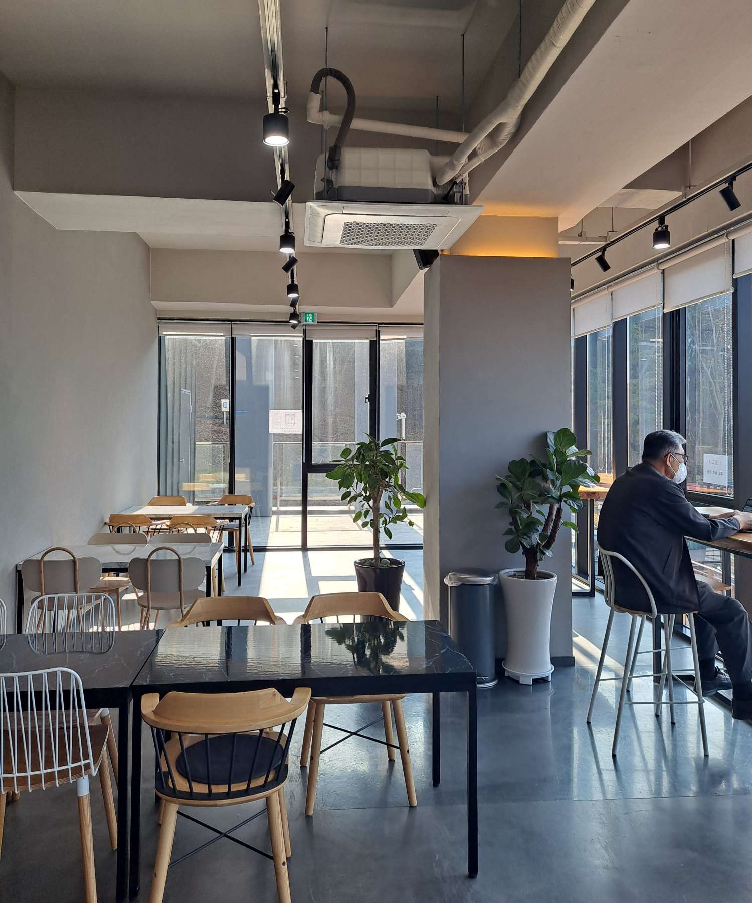 카페모노 2층 좌석