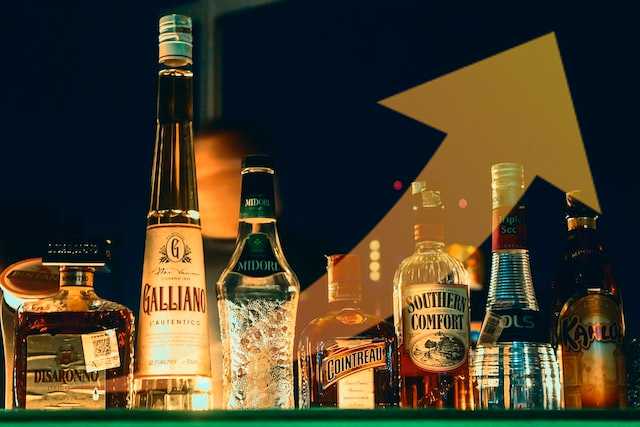 나열된-술병들과-위로-향하는-화살표