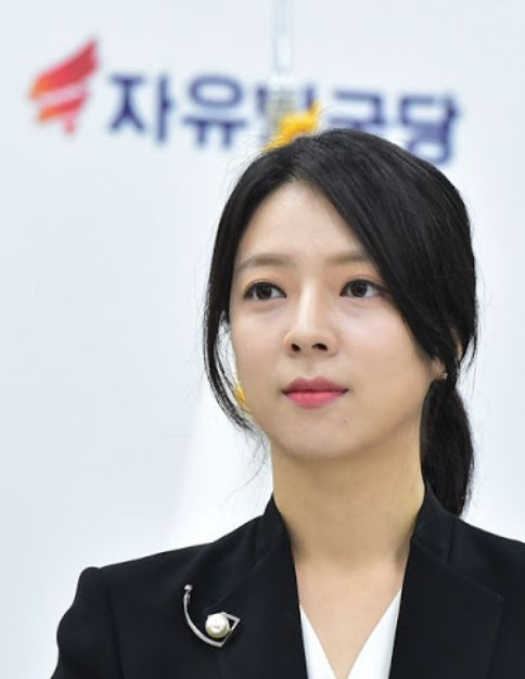배현진 아나운서 경력