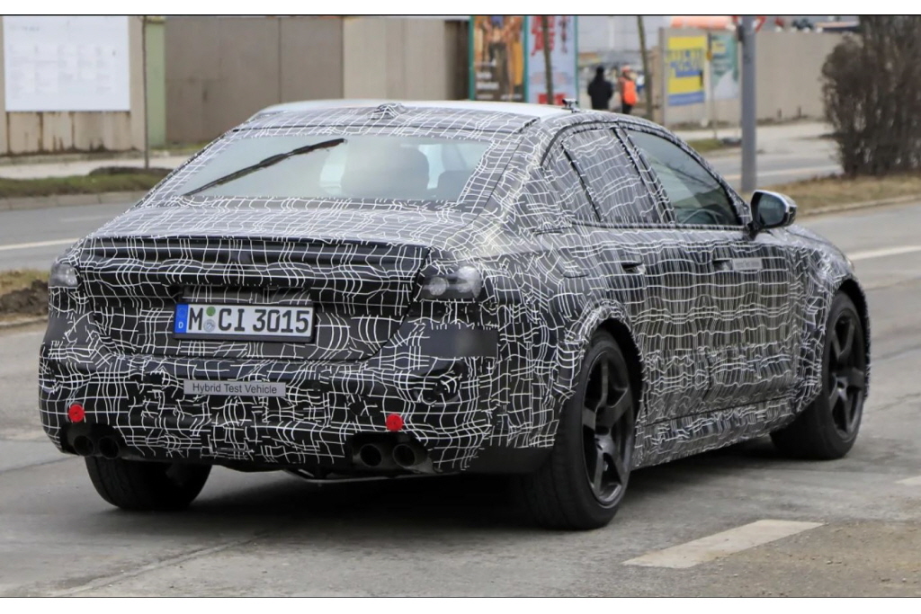 BMW 신형 M5 미리 보기, 궁극의 퍼포먼스 세단