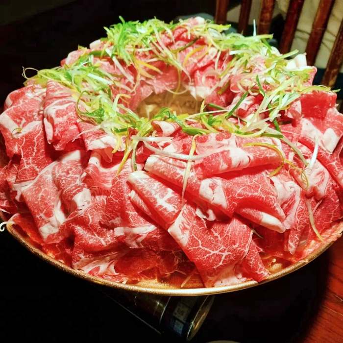 생생정보 신촌 연희동 냄비 위 화려하게 피어난 꽃샤부샤부 맛집