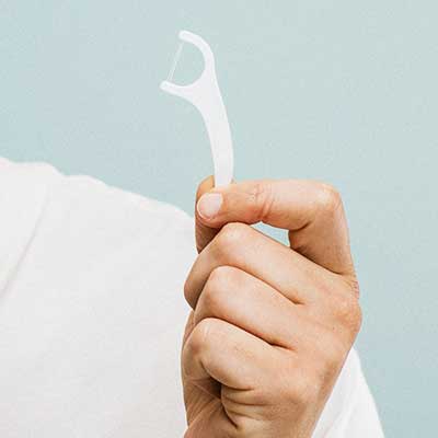 잇몸이-붓고-아플때-민간요법-치실