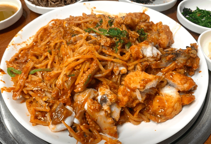 생방송투데이 역주행 청량리 해물탕, 연탄돼지갈비 맛집