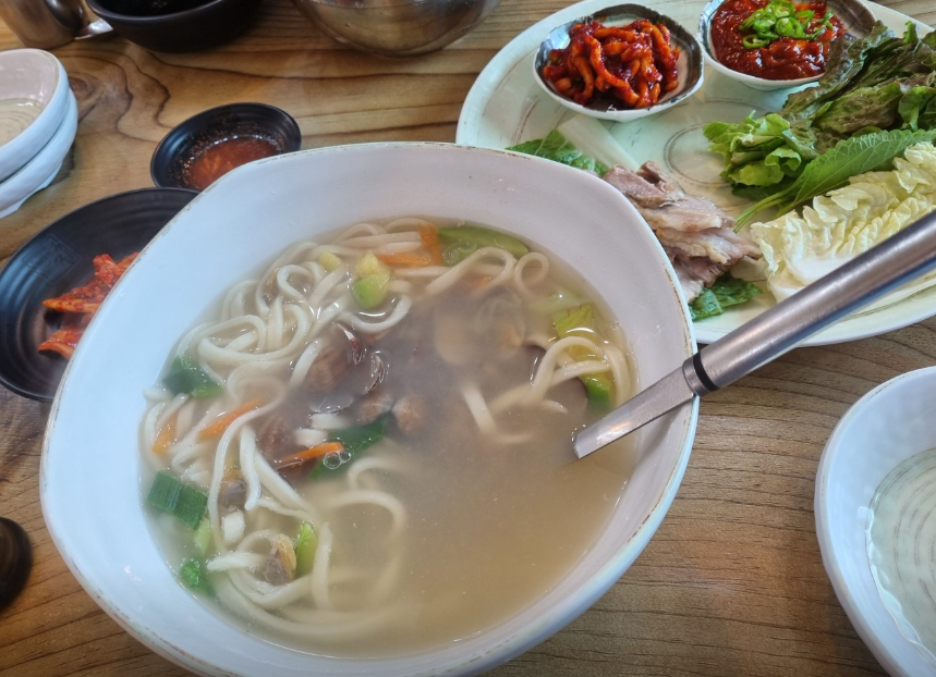 푸지뫼칼국수&amp;보쌈2