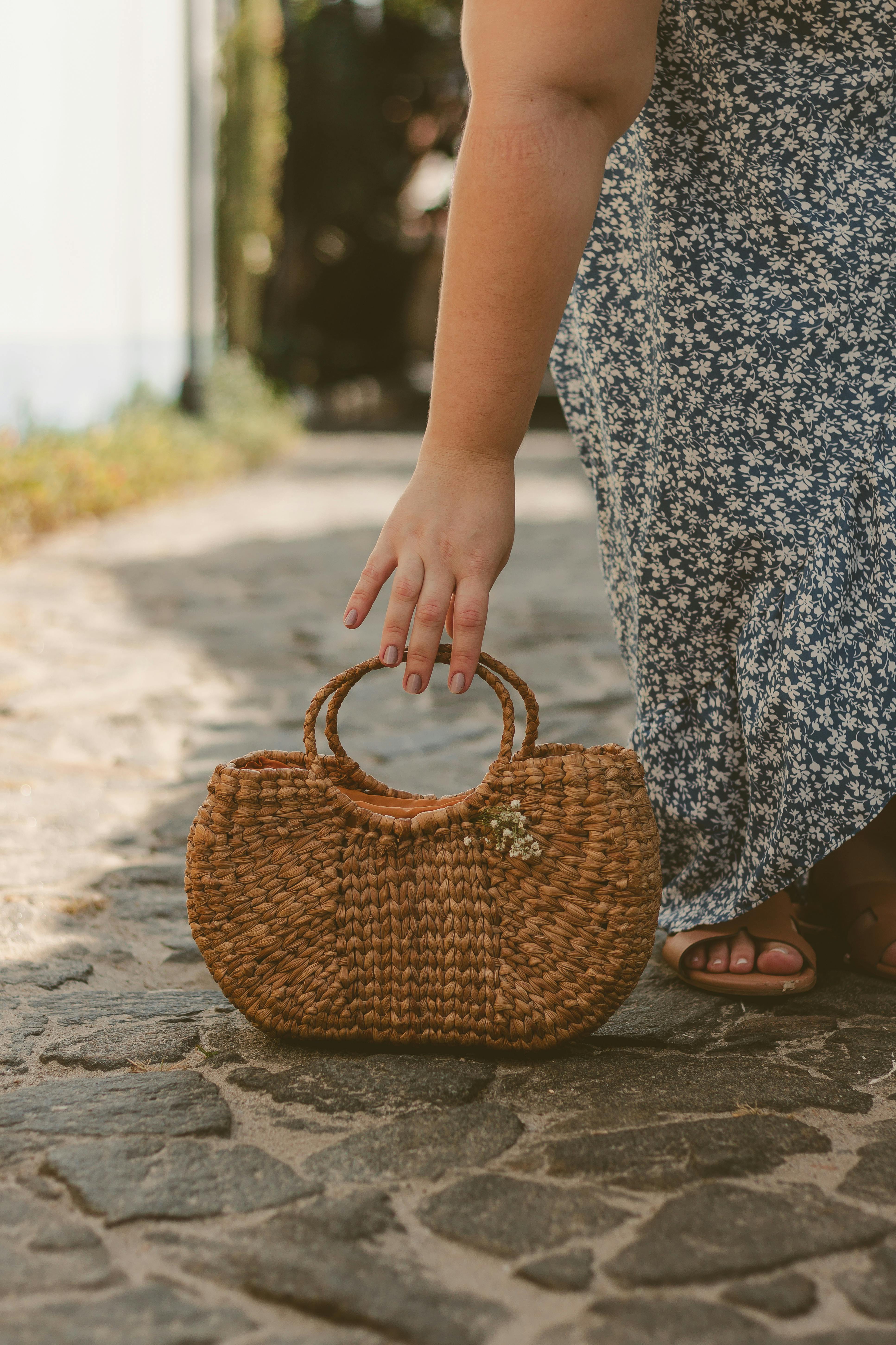 바캉스룩과 원피스로 완성하는 2025 유행 여름패션