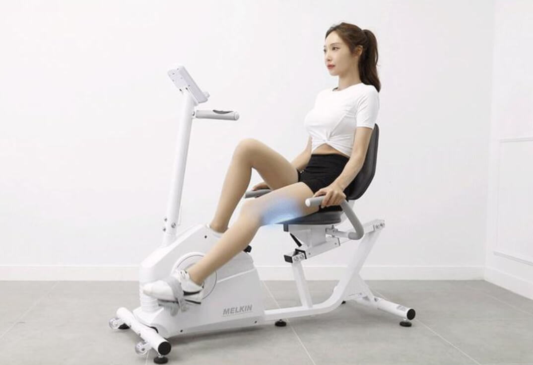 안장통이 상대적으로 적은 좌식 실내자전거
