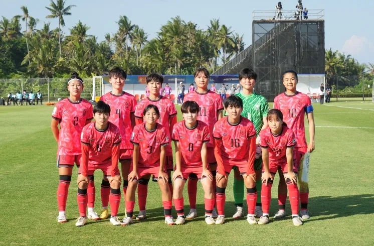 u17 여자 축구 4강 진출