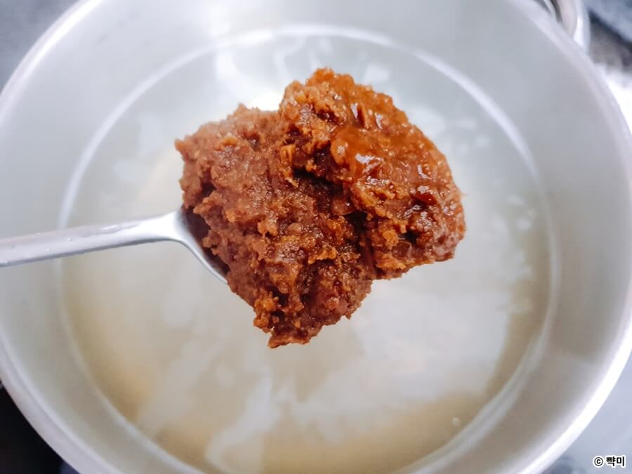 쑥국-쑥-된장국-끓이는-법-맛있게-쑥-요리